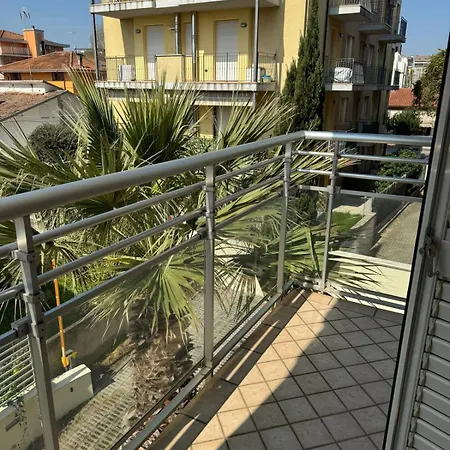 Апартаменти Sunset House